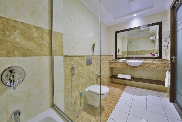 Gateway Hotel image 25