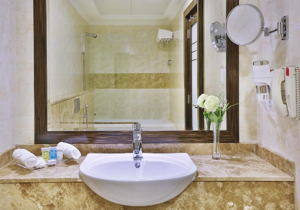 Gateway Hotel image 31