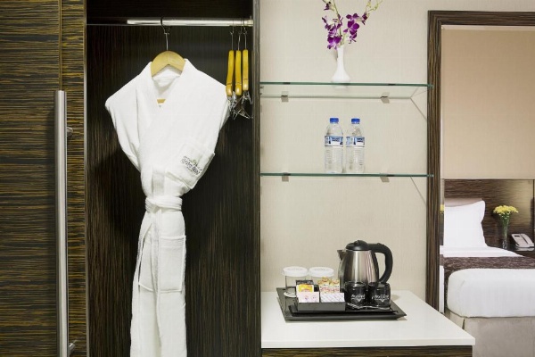 Gateway Hotel image 59